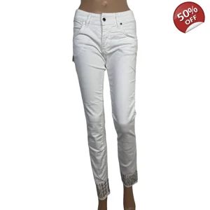 Met white jeans