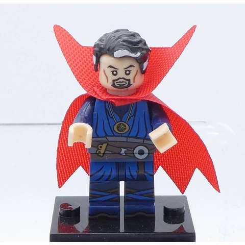 M .. Dr Strange mini figure