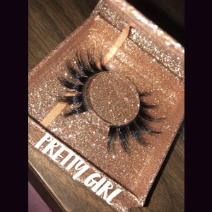 PRETTY GIRL LASHES
