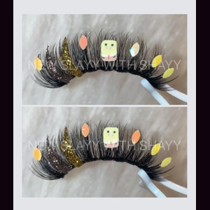 WHO LIVES IN A PINEAPPLE UNDER THE SEA!