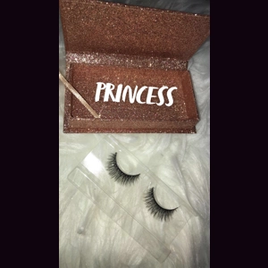 PRINCESS LASHES