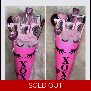 VALENTINE LASH BOUQUET