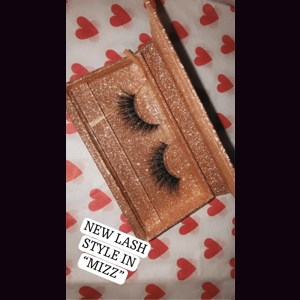 MIZZ LASHES