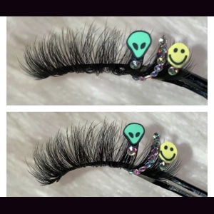 Rhinestone alien smiley