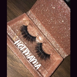 HOT MAMA LASHES