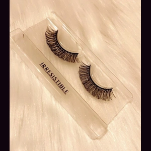 IRRESISTIBLE LUXURY STYLE