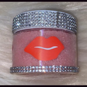 SHAYS LIP SCRUB