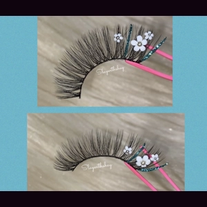 Teal glitter white flowers