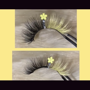 Yellowed flower rhinestone lash