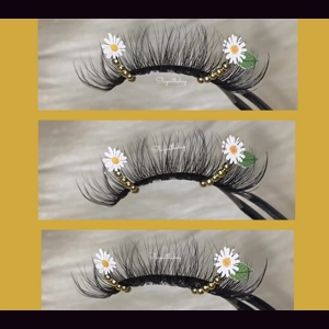 White and gold flower rhinestone