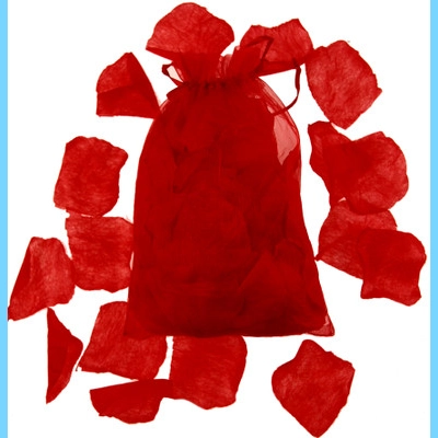 Rose petals in organza totenbag