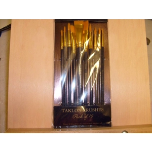 Artist Equipment/Brushes