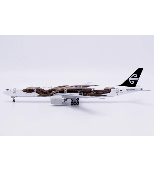 Air New Zealand Boeing 777-300ER "Smaug" 1:400