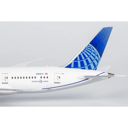 United Boeing 787-8 1:400