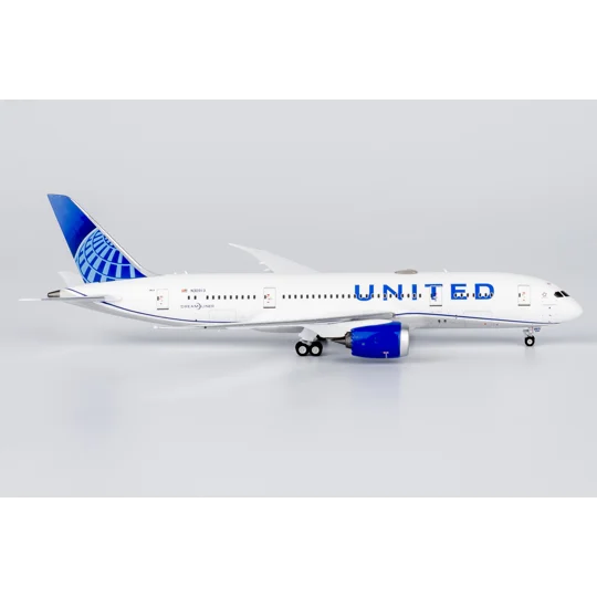 United Boeing 787-8 1:400