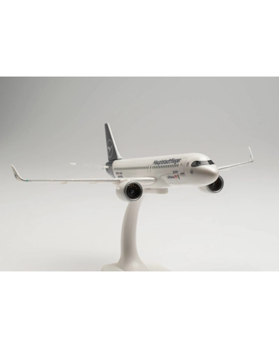 Lufthansa Airbus A320neo "Haupstadtflieger" 1:200