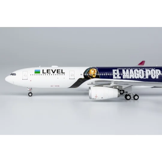 LEVEL Airbus A330-300 "El Mago Pop" 1:400