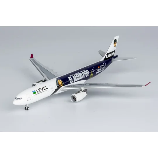 LEVEL Airbus A330-300 "El Mago Pop" 1:400
