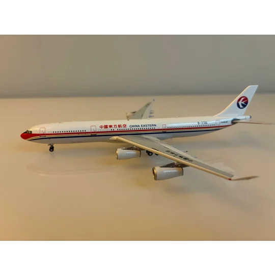 China Eastern Airbus A340-300 1:400