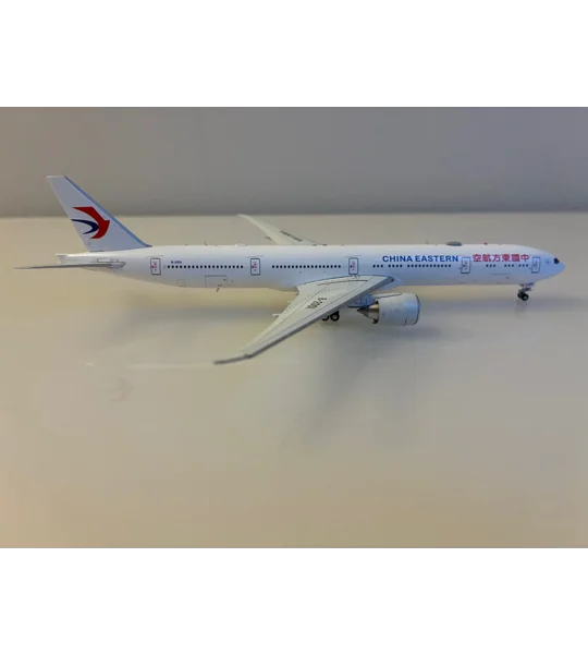 China Eastern Boeing 777-300ER 1:400