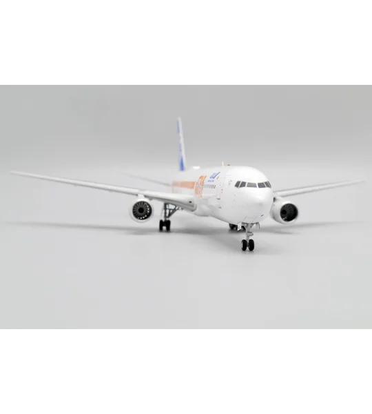 ANA Boeing 767-300ER "R2-D2" 1:200