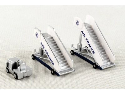 Air France passasjertrapper og traktor 1:200