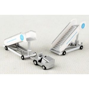 Pan Am passasjertrapper og traktor 1:200