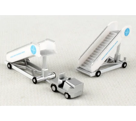 Pan Am passasjertrapper og traktor 1:200
