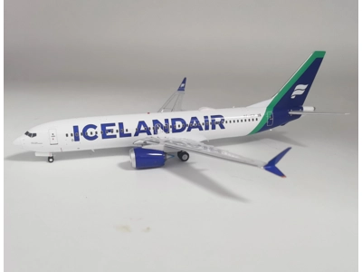 Icelandair Boeing 737-8 1:200