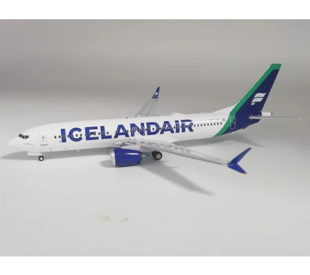 Icelandair Boeing 737-8 1:200