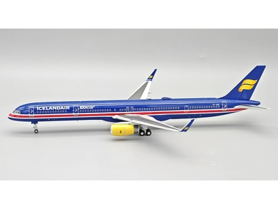 Icelandair Boeing 757-300 "100 Fullveldi Islands" 1:200