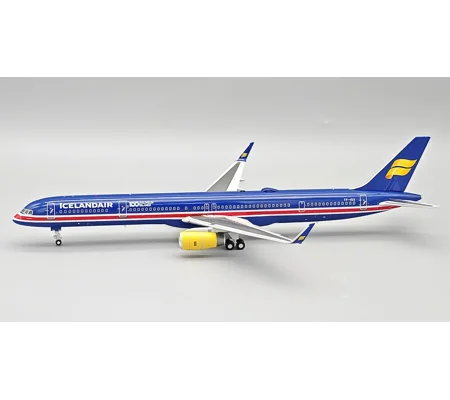 Icelandair Boeing 757-300 "100 Fullveldi Islands" 1:200