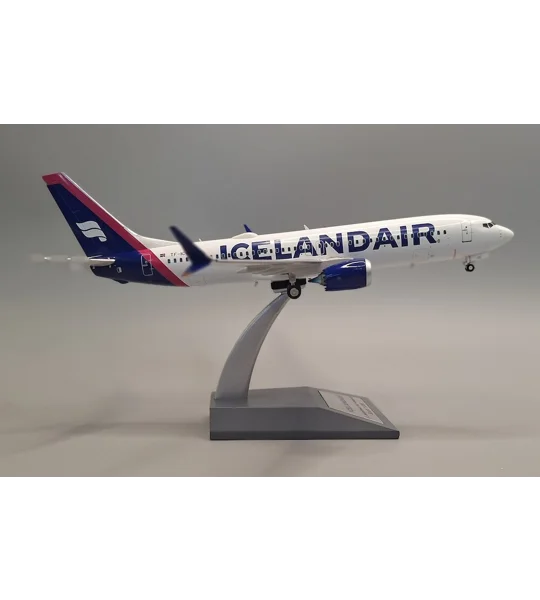 Icelandair Boeing 737-8 1:200