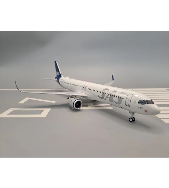 SAS Scandinavian Airbus A321LR 1:200