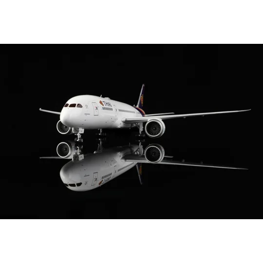 Thai Boeing 787-8 1:200