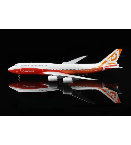 Boeing 747-8 1:200