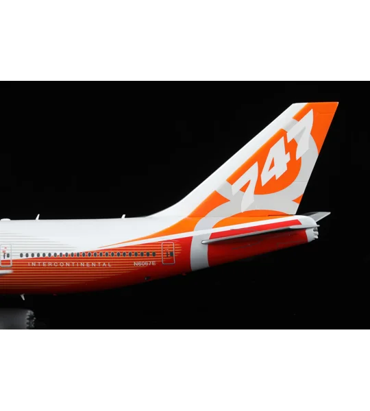 Boeing 747-8 1:200
