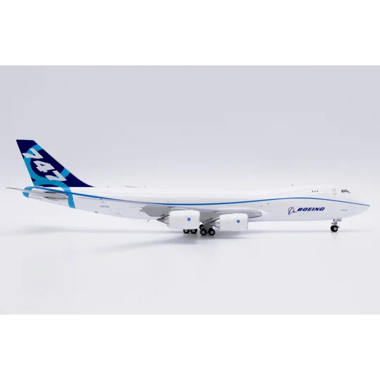 Boeing 747-8F 1:400