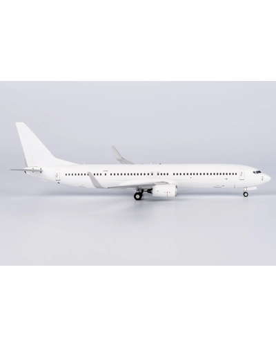 Boeing 737-900 Blank 1:200