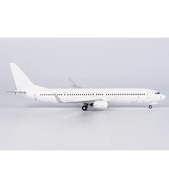 Boeing 737-900 Blank 1:200