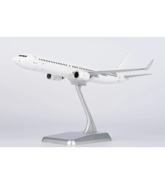 Boeing 737-900 Blank 1:200