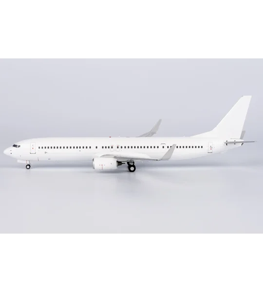 Boeing 737-900 Blank 1:200