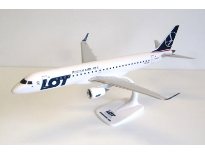 LOT Polish Airlines Embraer 195LR 1:100