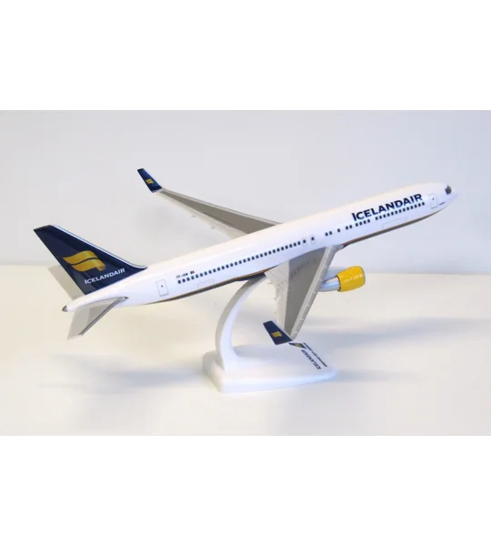 Icelandair Boeing 767-300ER 1:200