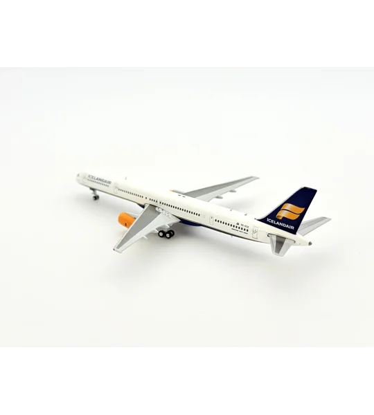 Icelandair Boeing 757-300 1:400