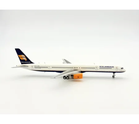 Icelandair Boeing 757-300 1:400