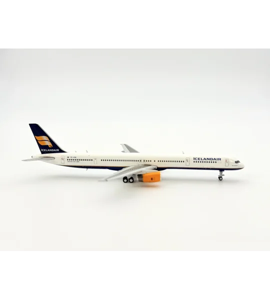 Icelandair Boeing 757-300 1:400