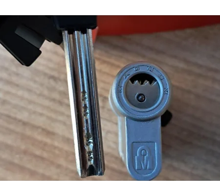 MAGNUM Everest 8230 serie High Security Cylinder lock With 5Keys