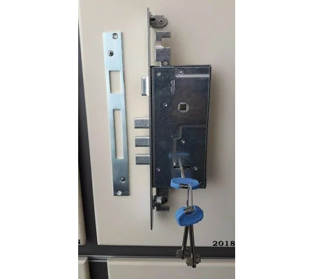 SECUREMME SC 2018(Italy) / 3- Point Locking Deadbolt Door Lock