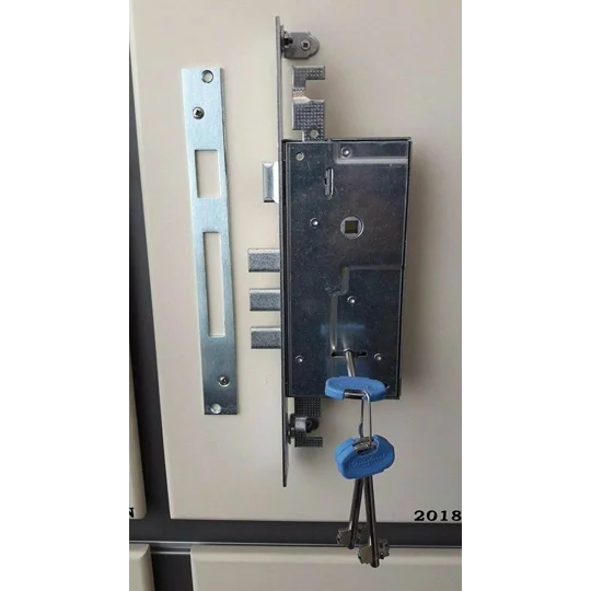 SECUREMME SC 2018(Italy) / 3- Point Locking Deadbolt Door Lock
